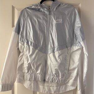 Nike Two-Tone Light Gray and White Hooded Windbreaker